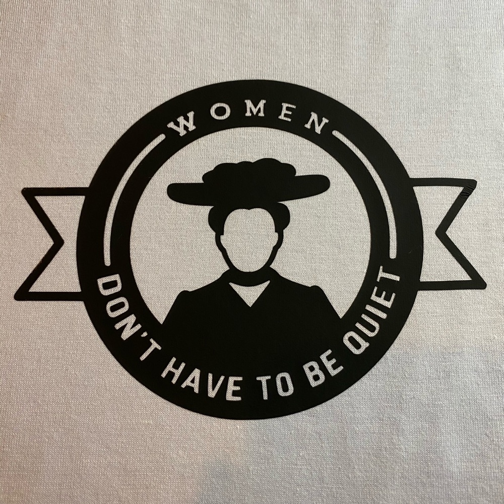 women’s right shirt - Picture 2 of 2
